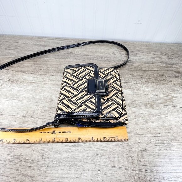 Nine West Crossbody Travel Purse - New without tags Adjustable Strap - Picture 4 of 7